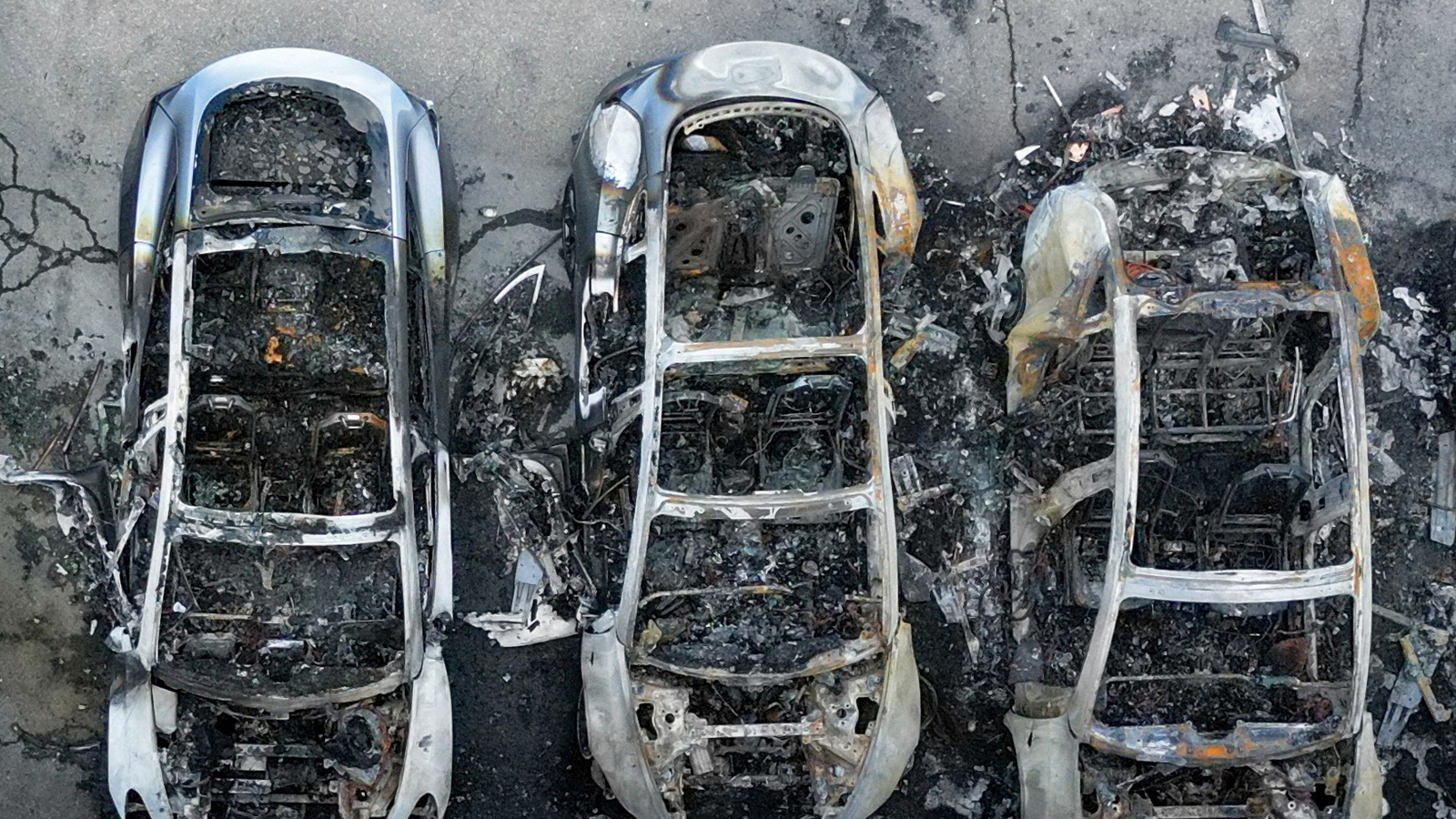 17 Tesla κάηκαν σε αντιπροσωπεία στη Ρώμη!